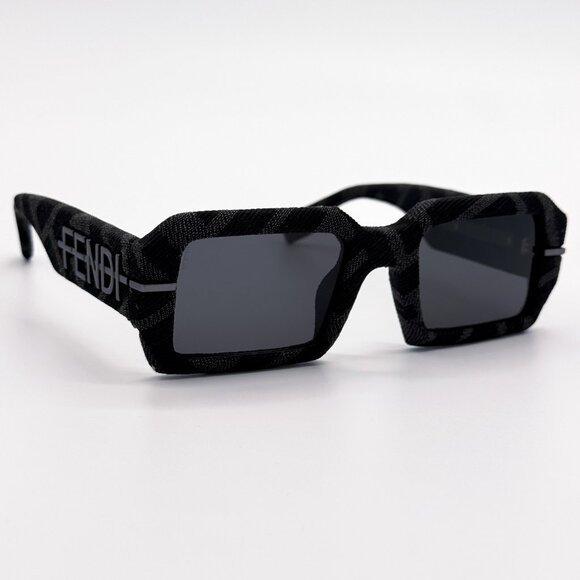 NEW FENDI FE40074U 05A BLACK GREY MONOGRAM UNISEX SUNGLASSES FENDI - Picture 10 of 13